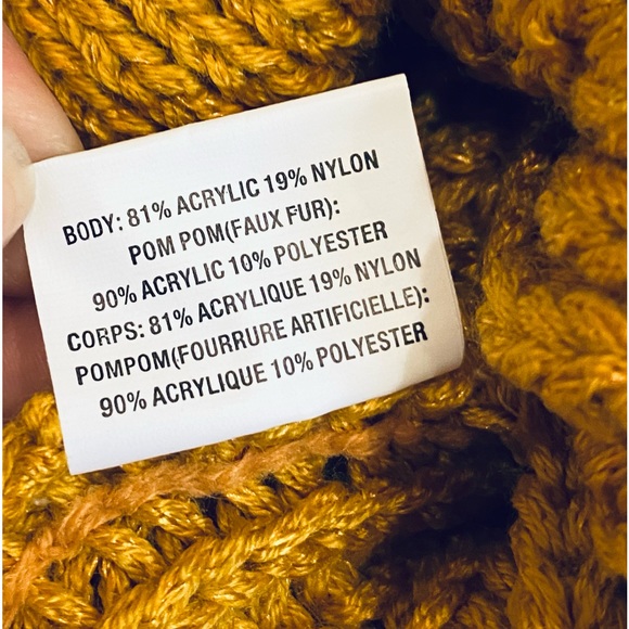 🌟HP🌟NWOT Prince & Fox Gold Acrylic Knit Pom Beanie Aeropostale OS - Picture 7 of 8